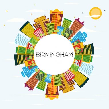 Birmingham manzarası renkli binalar, mavi gökyüzü ve kopya alanı
