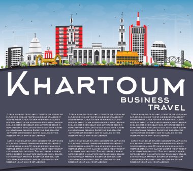 Khartoum manzarası gri binalar, mavi gökyüzü ve kopya alanı.