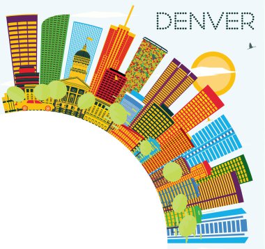 Denver manzarası renkli binalar, mavi gökyüzü ve kopya alanı.