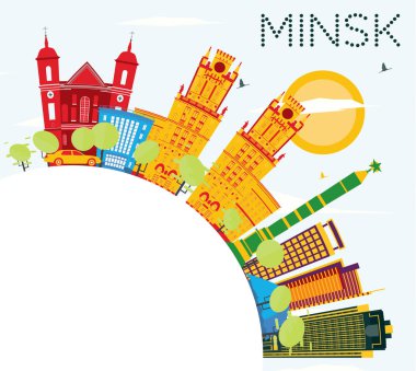 Minsk manzarası renkli binalar, mavi gökyüzü ve kopya alanı.