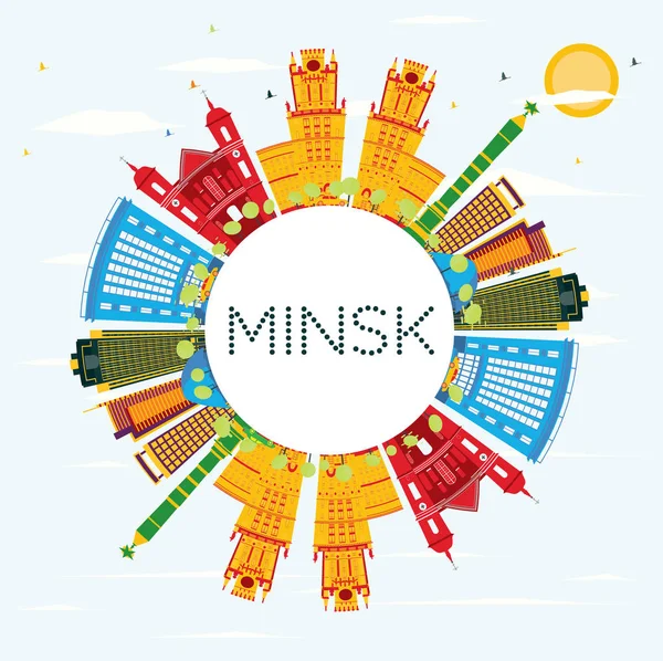 Minsk Skyline con edificios de color, cielo azul y espacio de copia . — Vector de stock