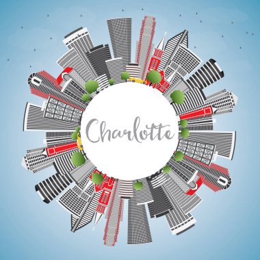 Charlotte manzarası gri binalar, mavi gökyüzü ve kopya alanı.