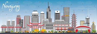 Nanjing Çin manzarası gri binalar ve mavi gökyüzü ile.