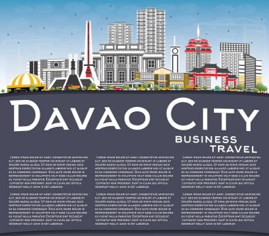 Davao City Filipinler manzarası gri binalar, mavi gökyüzü ve