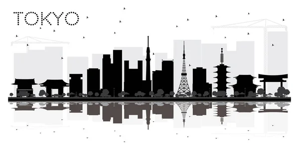 Міста Японії Токіо skyline чорний і білий силует з дзеркальне відображення — стоковий вектор