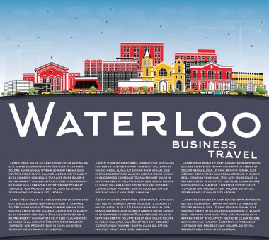 Waterloo Iowa manzarası renkli binalar, mavi gökyüzü ve kopya Sp