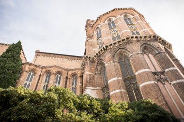 Basilica di Santa Maria Gloriosa dei Frari: cephe. 