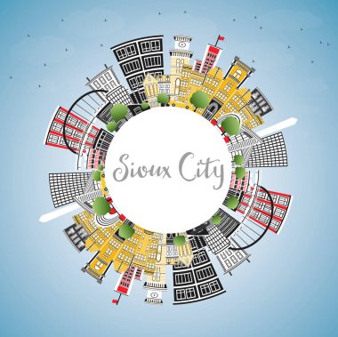 Sioux şehir Iowa manzarası ile renk binalar, mavi gökyüzü ve kopya 