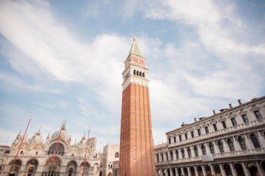 Campanile ve Saint Mark's Basilica San Marco Meydanı. 