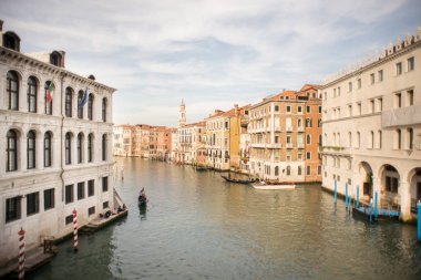 Grand Canal Venedik deniz araçları ile.
