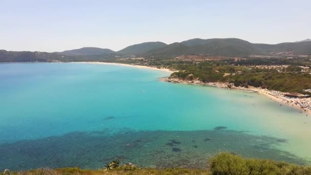 Σαρδηνία Στην Ιταλία Παραλία Cala Monte Turno Αεροφωτογραφία Από Mountain — Αρχείο Βίντεο