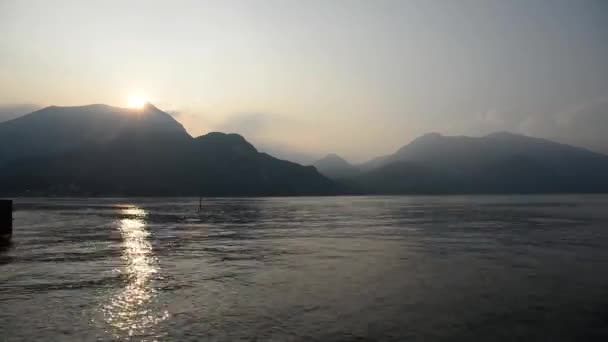 Sonnenuntergang Comosee Italien Blick Vom Glockenturm Landschaft Mit Bergen Zeitraffer — Stockvideo