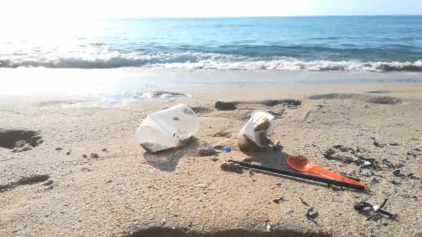 Poluição Água Mar Praia Após Festa — Vídeo de Stock