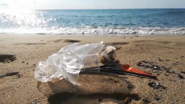 Contaminación Del Agua Del Mar Playa Después Fiesta — Vídeo de stock