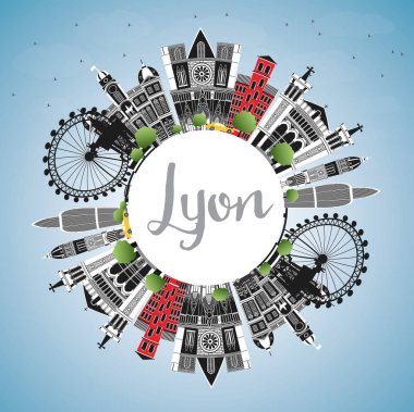 Renkli Binalar, Mavi Gökyüzü ve Kopya ile Lyon Fransa Şehir Skyline