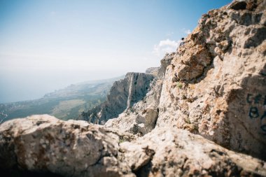 Kırım Dağları 'ndan Ai Petri Kayalıkları. Ukrayna. Karadeniz Arkaplanda.