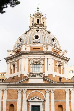Roma 'daki Santa Maria di Loreto cephesi. İtalya.