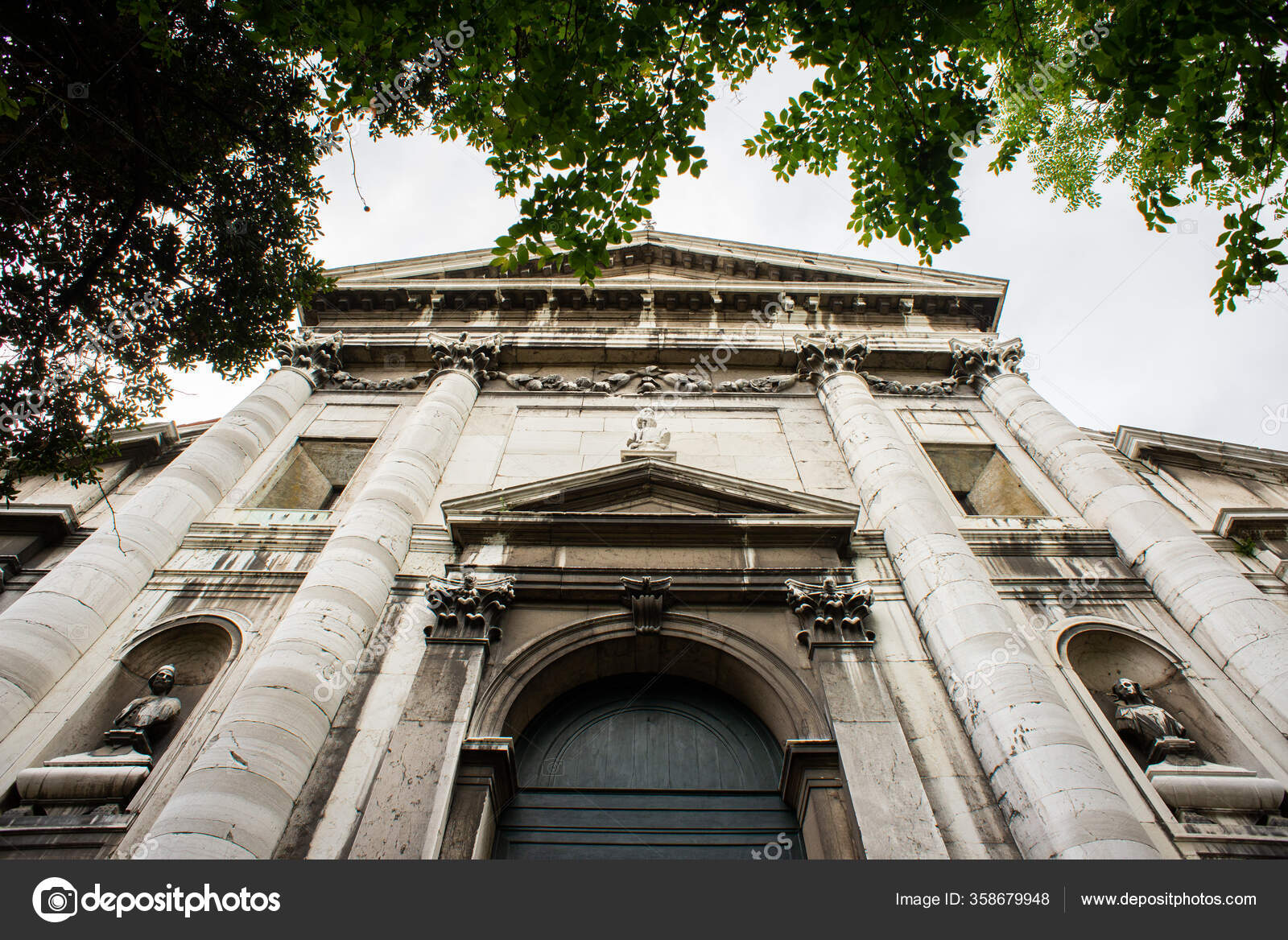 Iglesia de san vidal fotos de stock, imágenes de Iglesia de san vidal sin  royalties | Depositphotos
