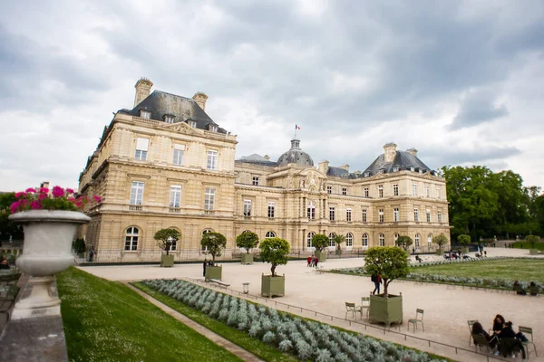 パリだ フランス 5月17 2019 フランスのパリにあるルクセンブルク庭園の宮殿 フランス上院議員 — ストック写真