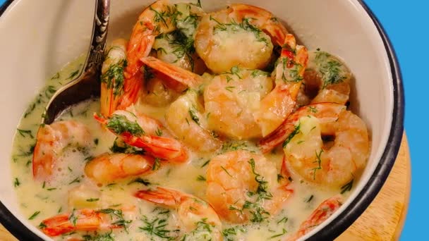 Crevettes en sauce blanche — Video