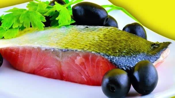 Salmon and olives — Stock Video