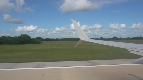 Vzlet Let Nad Dominikou Vystřelen Levého Okna Během Letu — Stock video