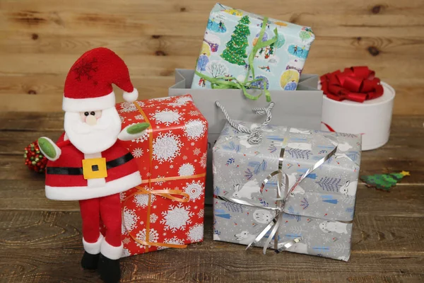 Papai Noel Com Presentes Natal Fundo Madeira Conceito Natal Ano — Fotografia de Stock