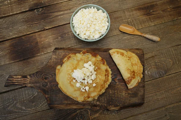 Datar Awam Pancake Dengan Keju Cottage Atau Dadih Dan Keju — Stok Foto