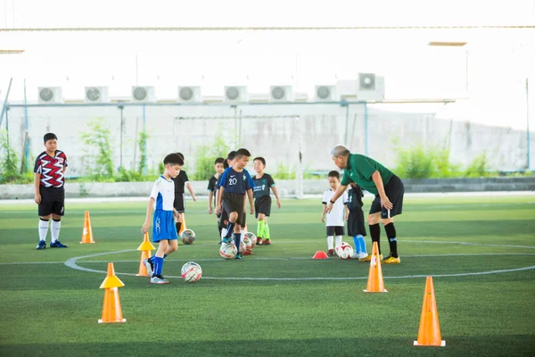 Bangkok Thailandia Marzo 2020 Allenatore Calciatore Stanno Allenando Calcio Nel — Foto Stock