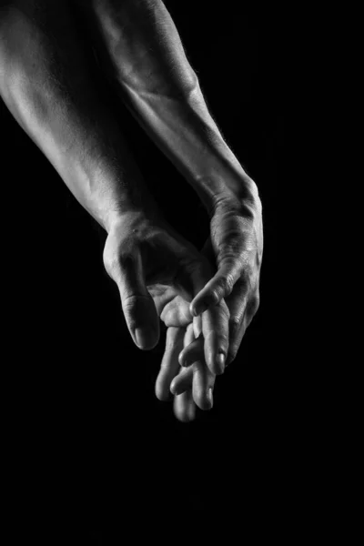 Erkek ve kadın elleri - siyah ve beyaz