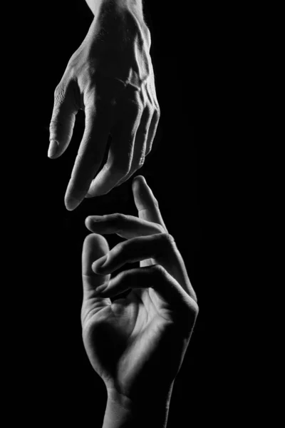 男性和女性的手-- --黑人和白人 — 图库照片