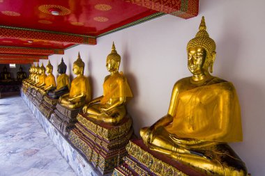Bangkok, Tayland 'daki Wat Pho tapınağında oturan Buda kuyruğu.
