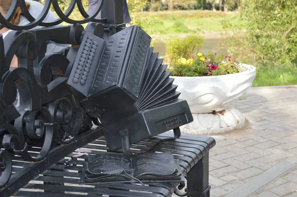 Vologda 'da akordeonlu bank