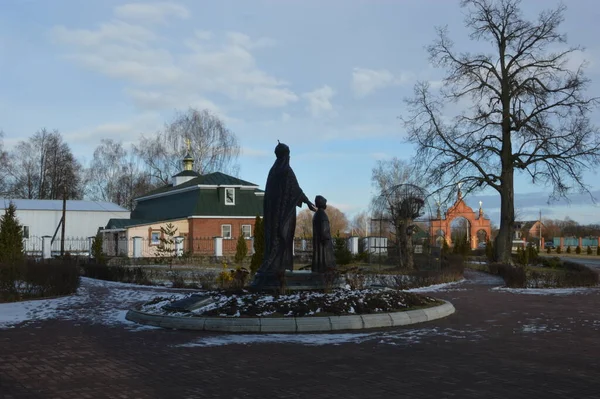 Región Kaluga Meshchovsk Monasterio San Jorge Meshchovsk Monumento Eudoxia Streshneva — Foto de Stock