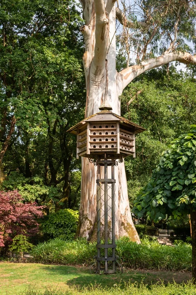 Palomar de madera en parque público —  Fotos de Stock