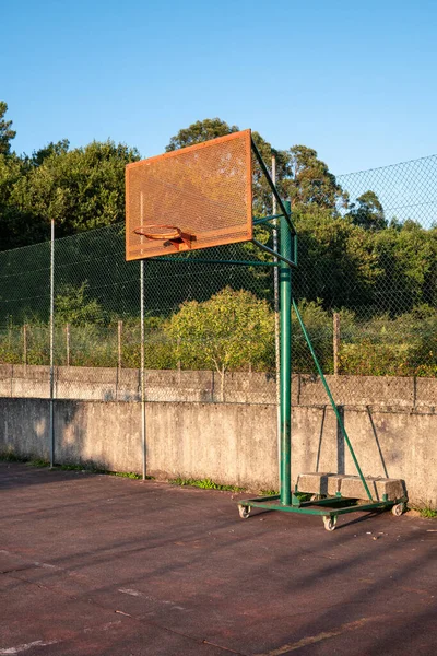 Aro de basquete ao ar livre — Fotografia de Stock