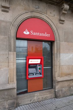 Banco Santander eski binadaki para makinesi