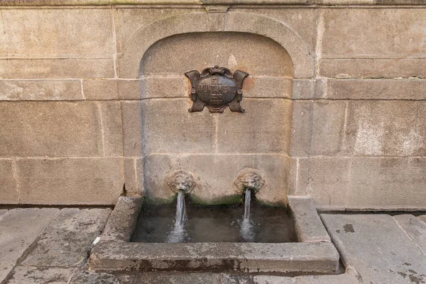 Sıcak kaynak suyu çeşmesi