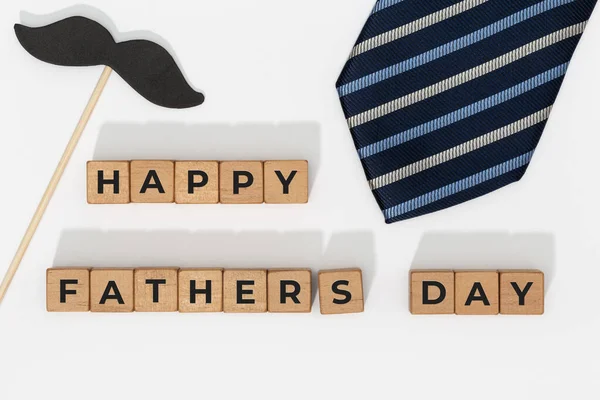 Happy Fathers Day Blokken Met Stropdas Witte Achtergrond Achtergrond Van — Stockfoto