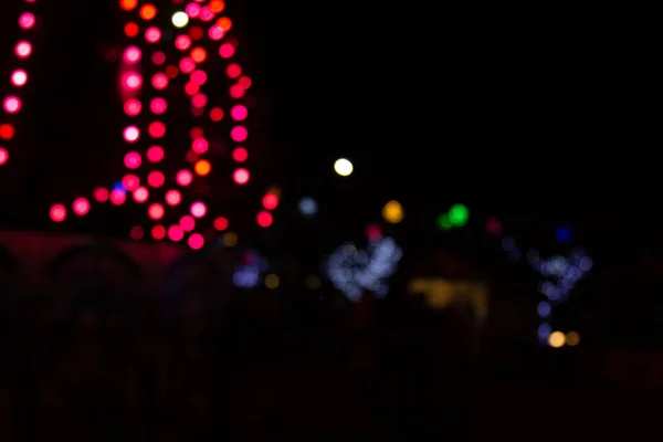 Golden abstrait jaune, bokeh orange lumières isolées sur fond noir avec espace de copie. Concept des fêtes et des fêtes de Noël, ressources graphiques, carte de vœux. papier peint. Lumières multicolores . — Photo