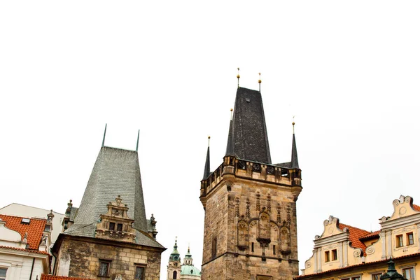 布拉格。2019年5月10日：捷克共和国布拉格，布拉格城堡，圣维他大教堂，通往金库的楼梯。圣维他大教堂屋顶哥特式装饰细节. — 图库照片