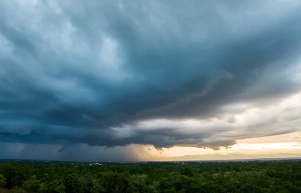 Gewitterhimmel Regenwolken — Stockfoto