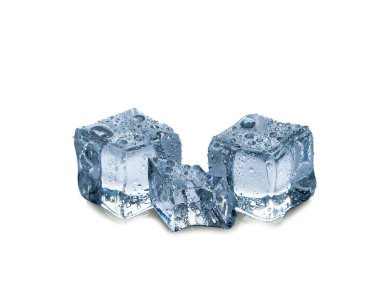 Beyaz arkaplanda buz küpleri