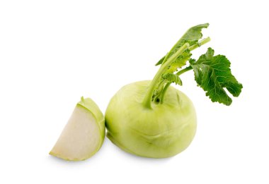 Taze kohlrabi beyaz arka planda izole edildi