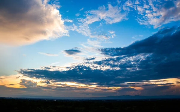 Céu Dramático Colorido Com Nuvem Pôr Sol — Fotografia de Stock