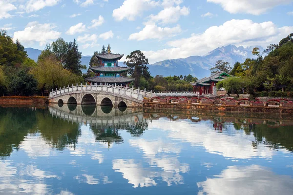 Prachtig Uitzicht Jade Dragon Snow Mountain Suocui Bridge Black Dragon — Stockfoto