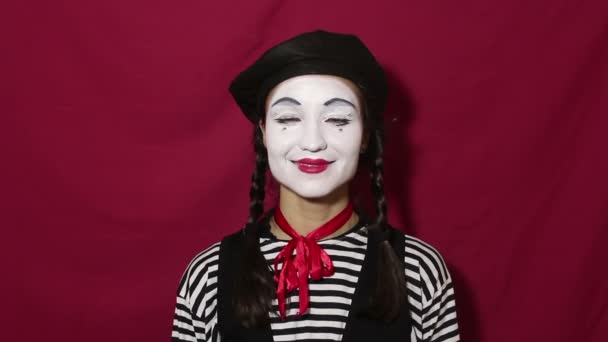 Beautiful Girl Mime Sends Air Kiss Smiles Looking Camera Beautiful — Stock Video