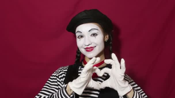 Beautiful Girl Mime Smiles Makes Gesture Beating Heart Her Hands — Stock Video