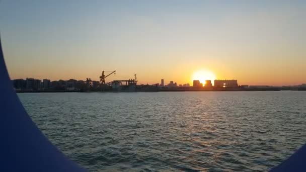 Okyanus Liman Gün Batımı Bir Yolcu Gemisinin Kabininden Okyanus Şehir — Stok video