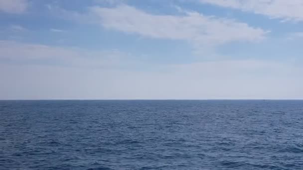 Utsikt Över Havet Och Molnen Himlen Blå Himmel Med Moln — Stockvideo